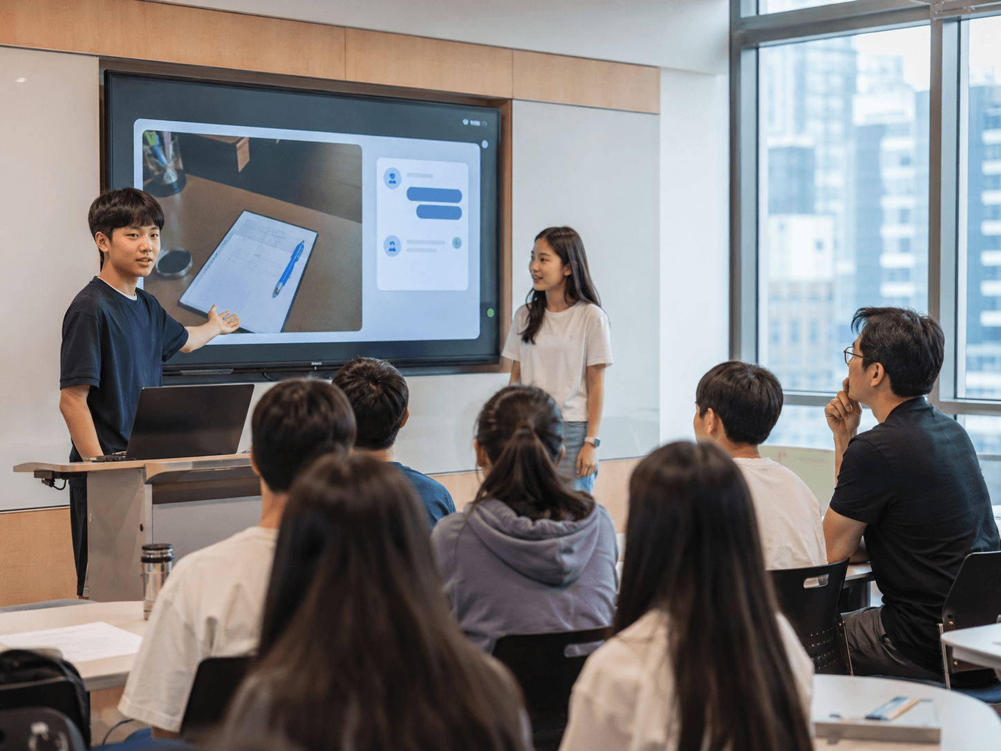 프로젝트를 발표하는 학생들 · 서울 교실